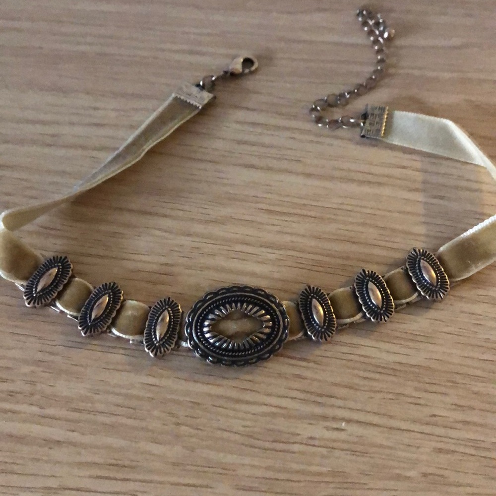 Western choker 🍋